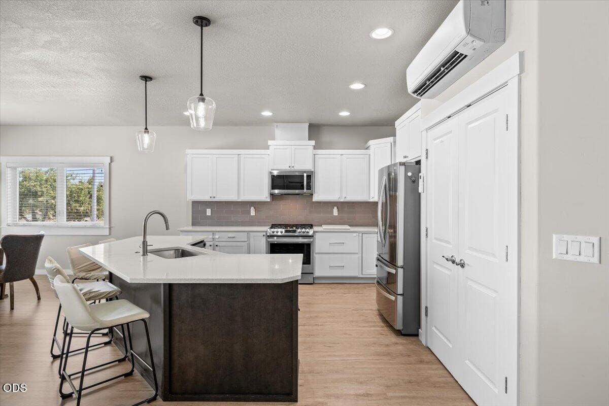 Photo of 608 Nobility Drive 5 of 35