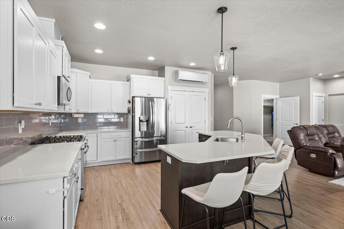 Photo of 608 Nobility Drive 4 of 35