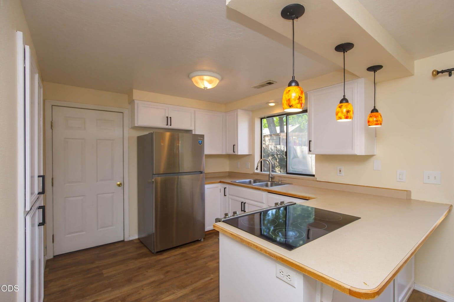 Photo of 690 Normal Avenue 5 of 29