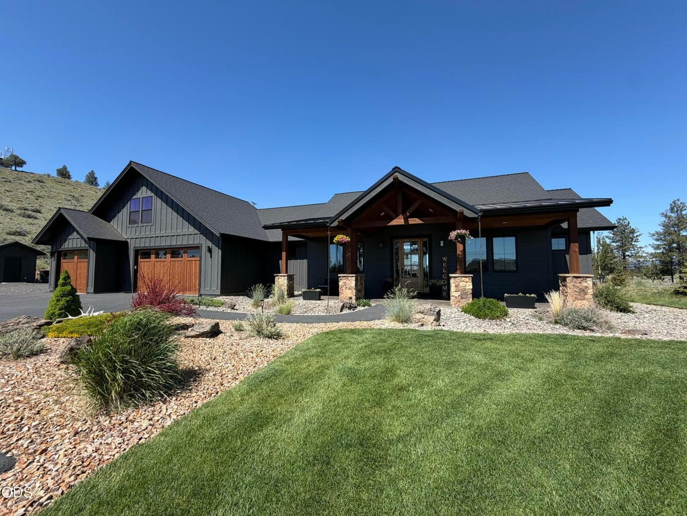Photo of 70041 Annies Drive 2 of 9