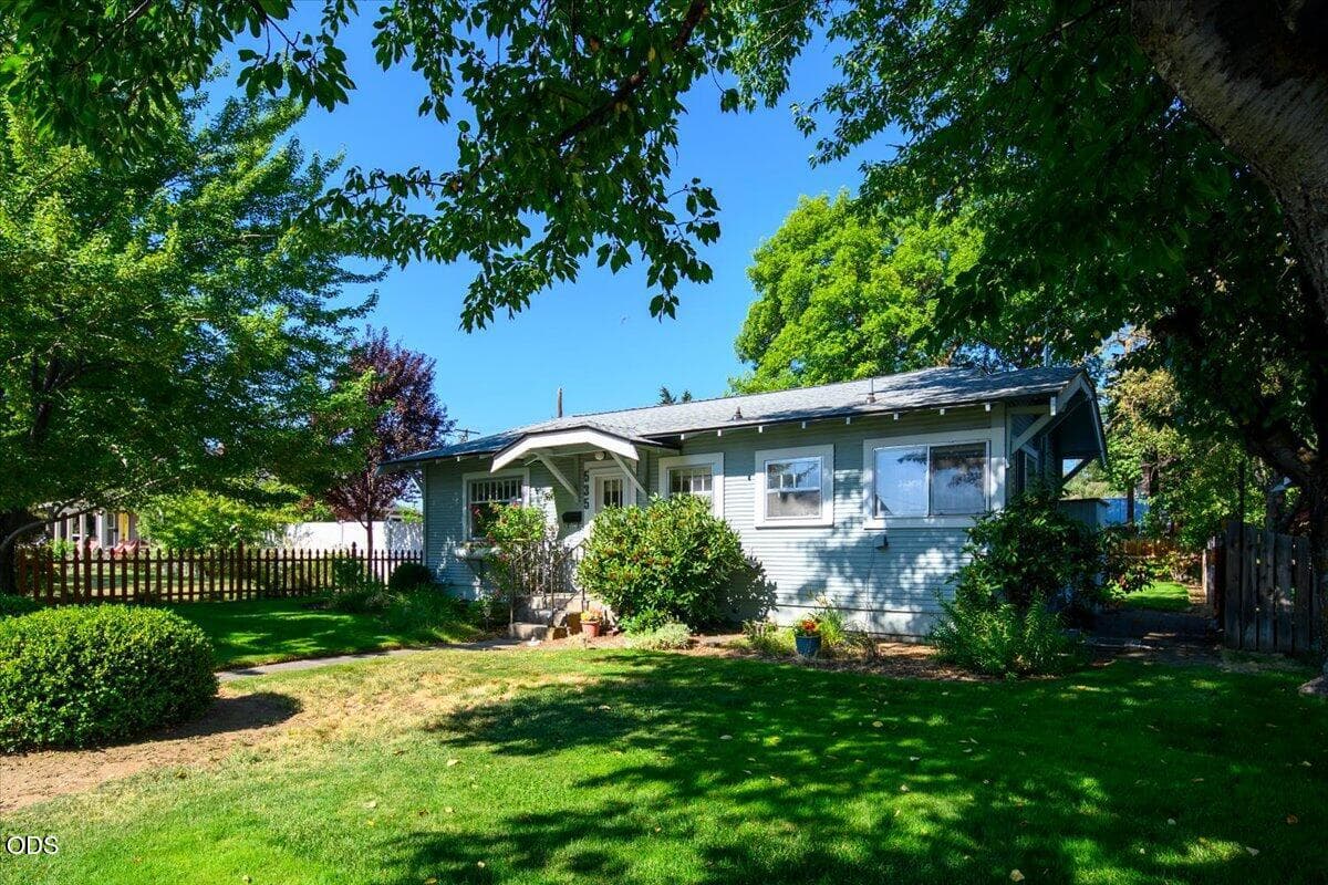 Photo of 535 10th Street 5 of 25