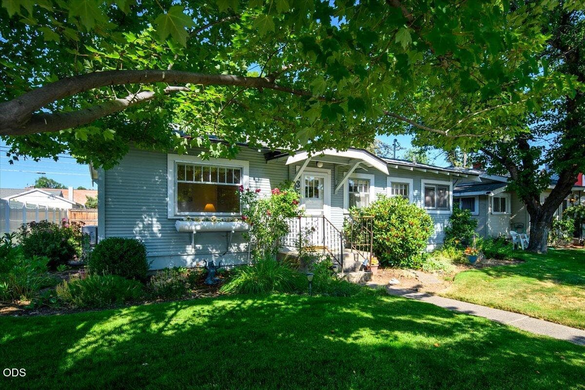 Photo of 535 10th Street 3 of 25