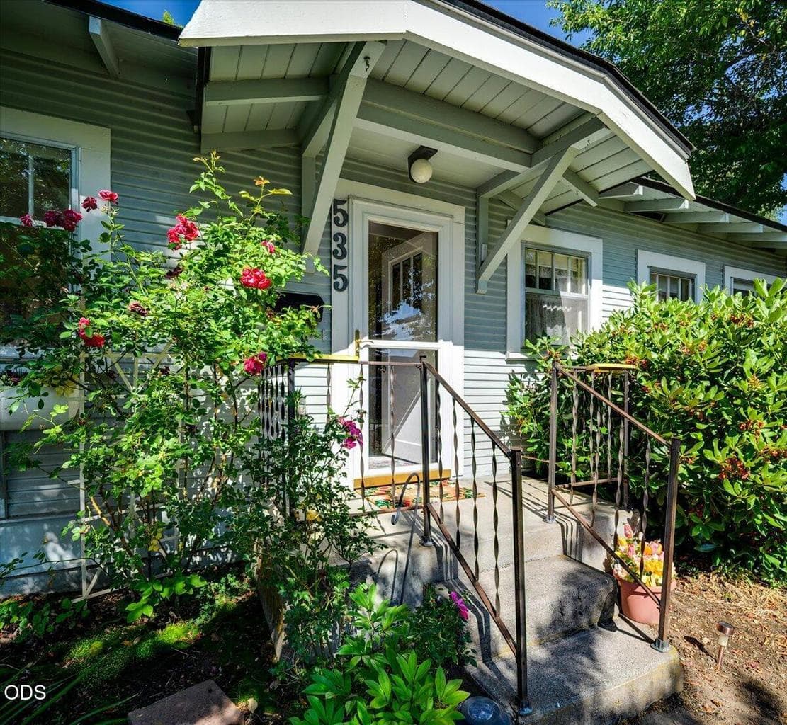 Photo of 535 10th Street 1 of 25
