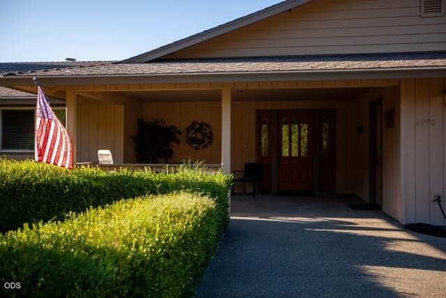 Photo of 2990 River Road 4 of 33