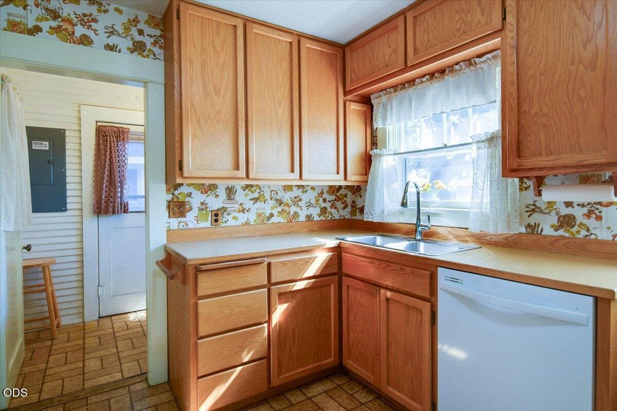 Photo of 535 SW 10th Street 10 of 25