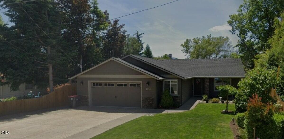 Photo of 2196 Crestbrook Road 1 of 1