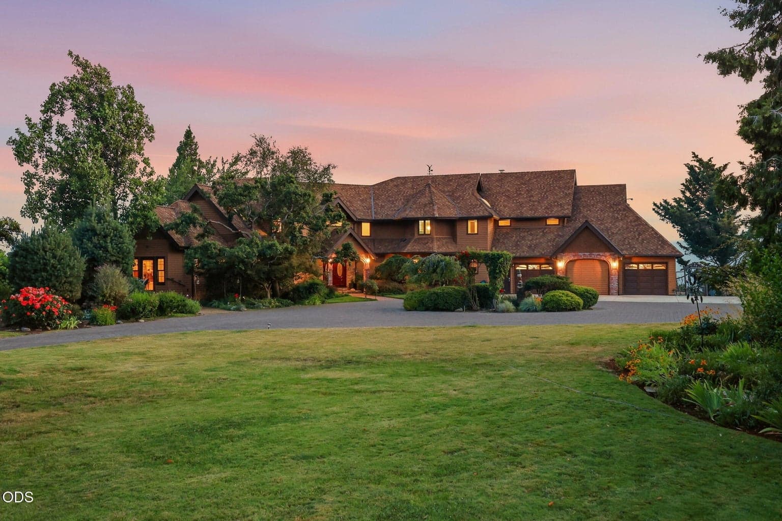 Photo of 808 Pompadour Drive 4 of 75
