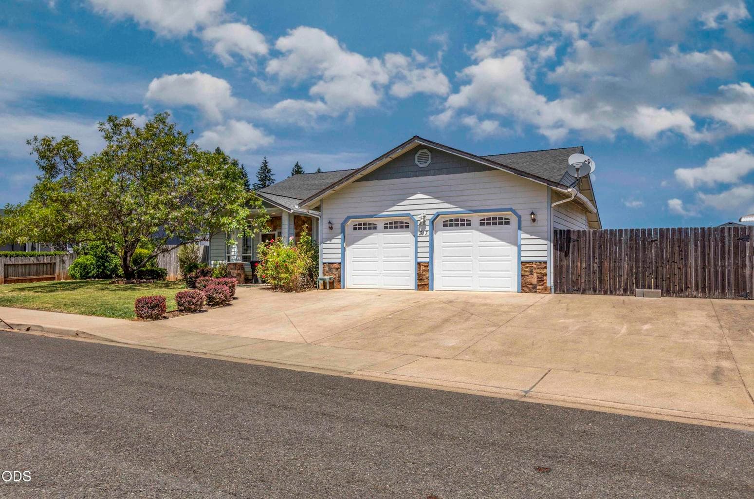 Photo of 317 Gamay Drive 2 of 38