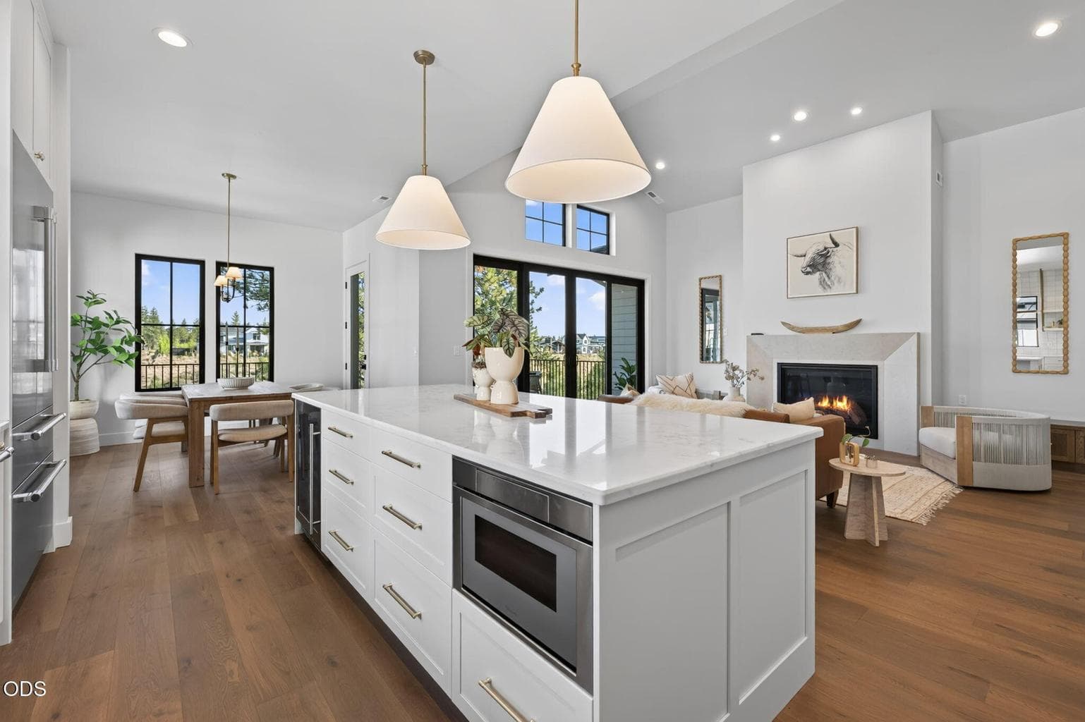 Photo of 3440 NW Sullivan Avenue 13 of 76