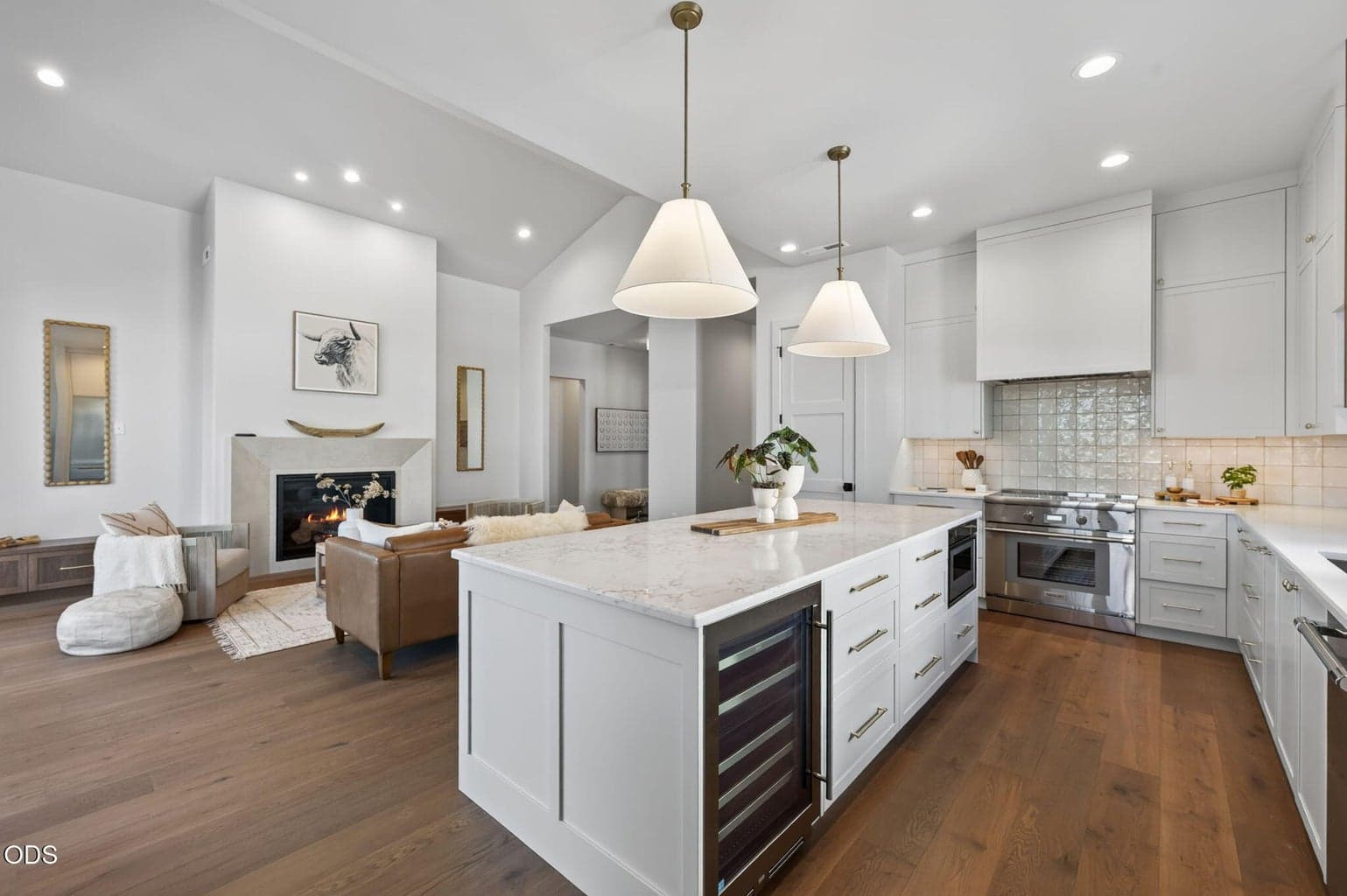 Photo of 3440 NW Sullivan Avenue 11 of 76