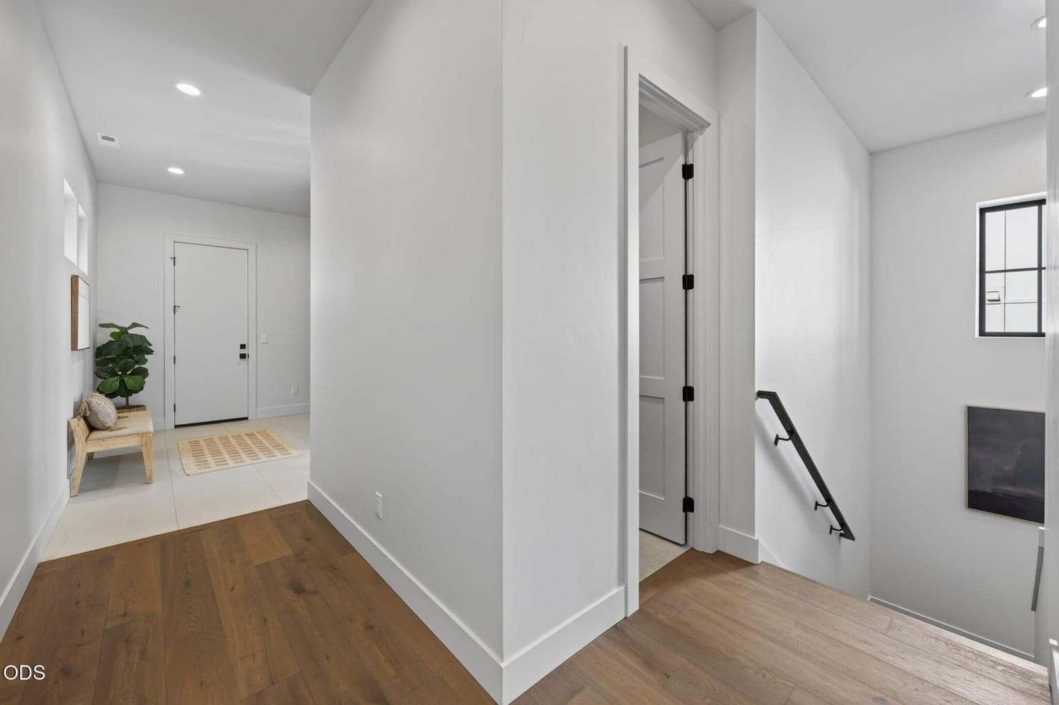 Photo of 3440 NW Sullivan Avenue 31 of 76