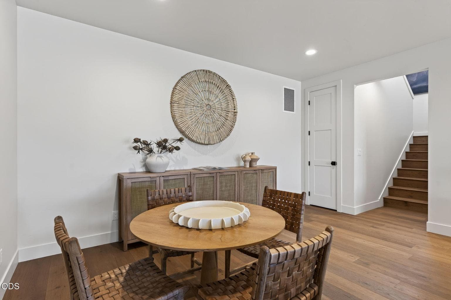 Photo of 3440 NW Sullivan Avenue 40 of 76