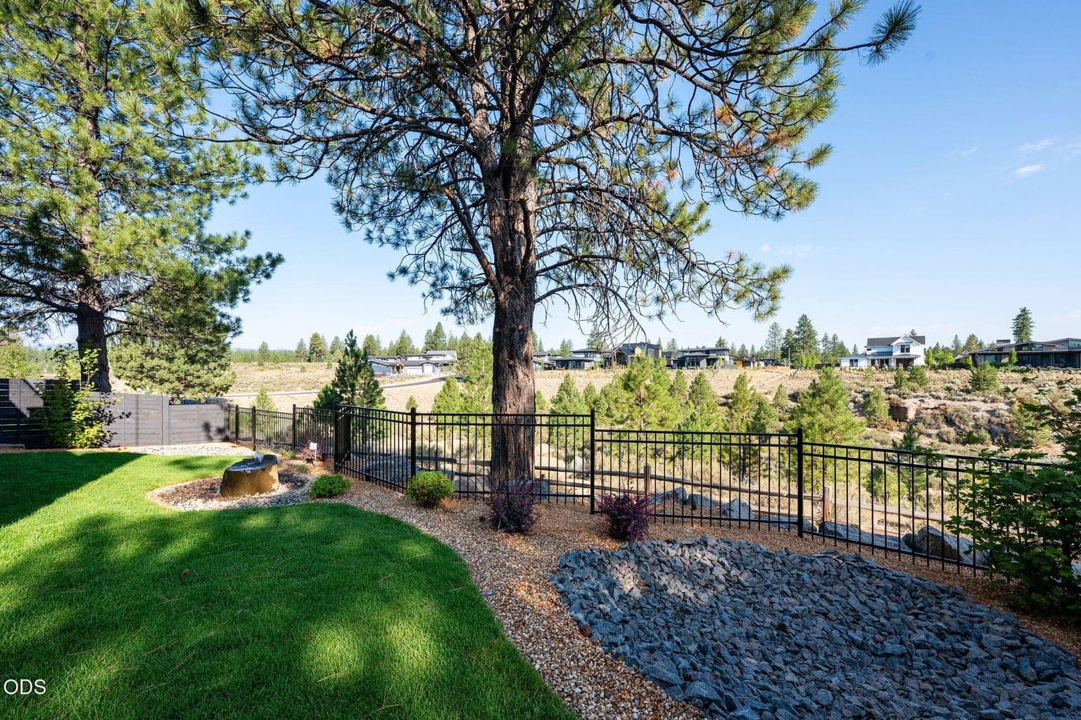 Photo of 3440 NW Sullivan Avenue 58 of 76
