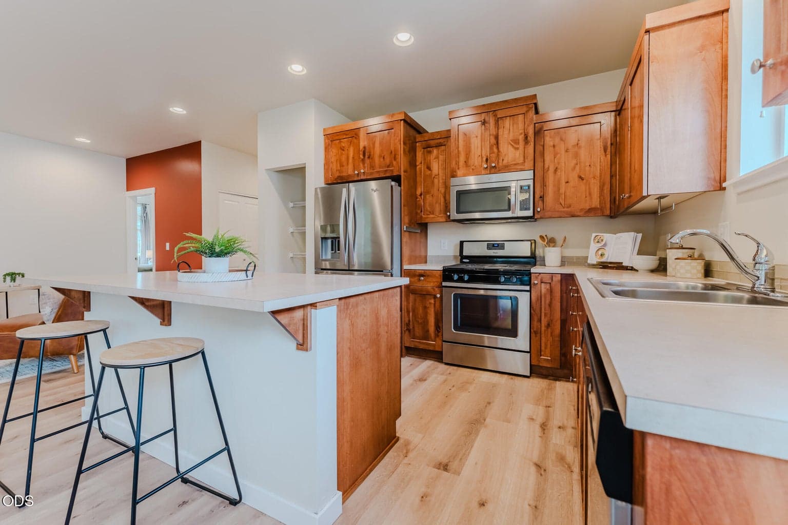 Photo of 640 SE Reed Market Road 12 of 46