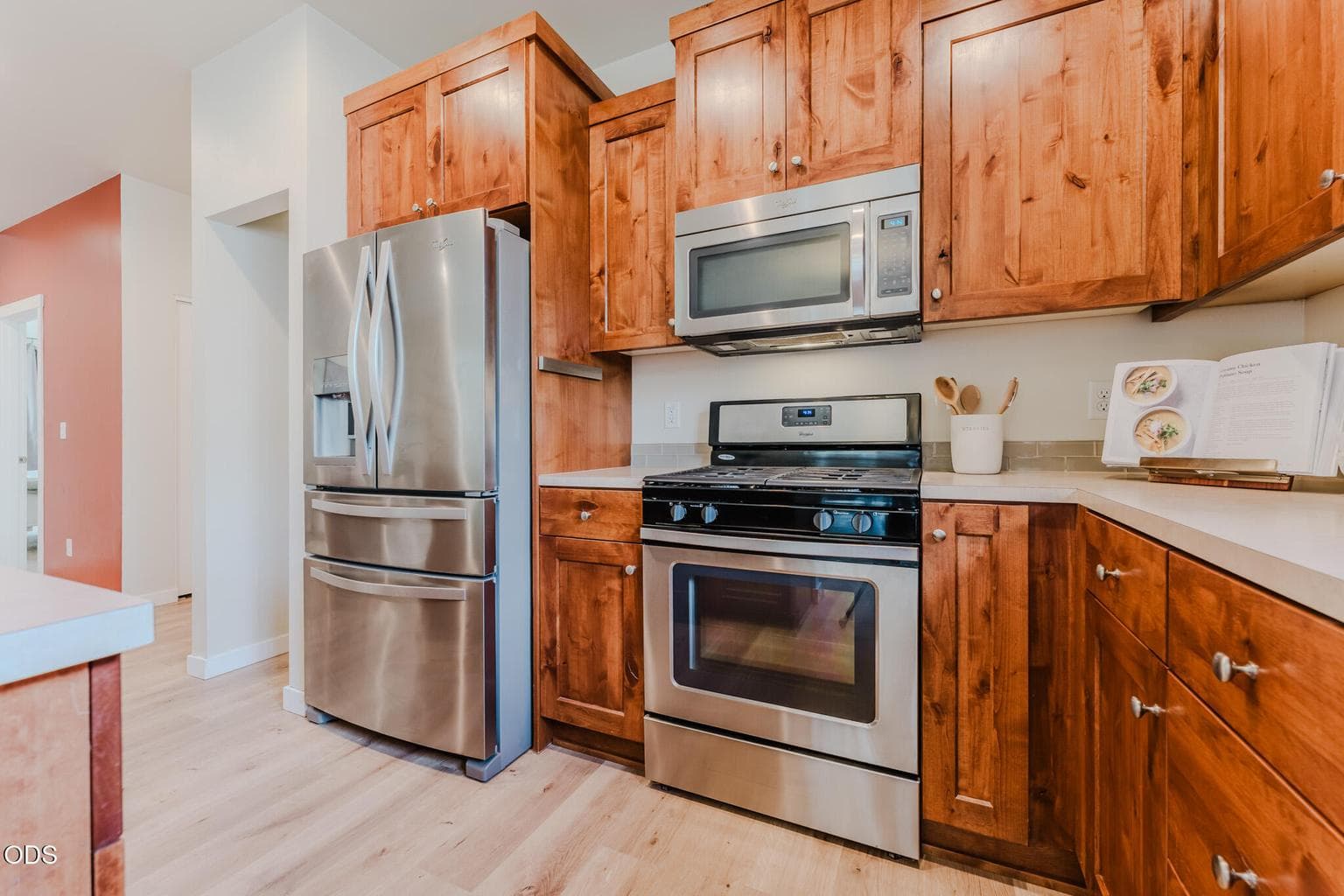 Photo of 640 SE Reed Market Road 13 of 46