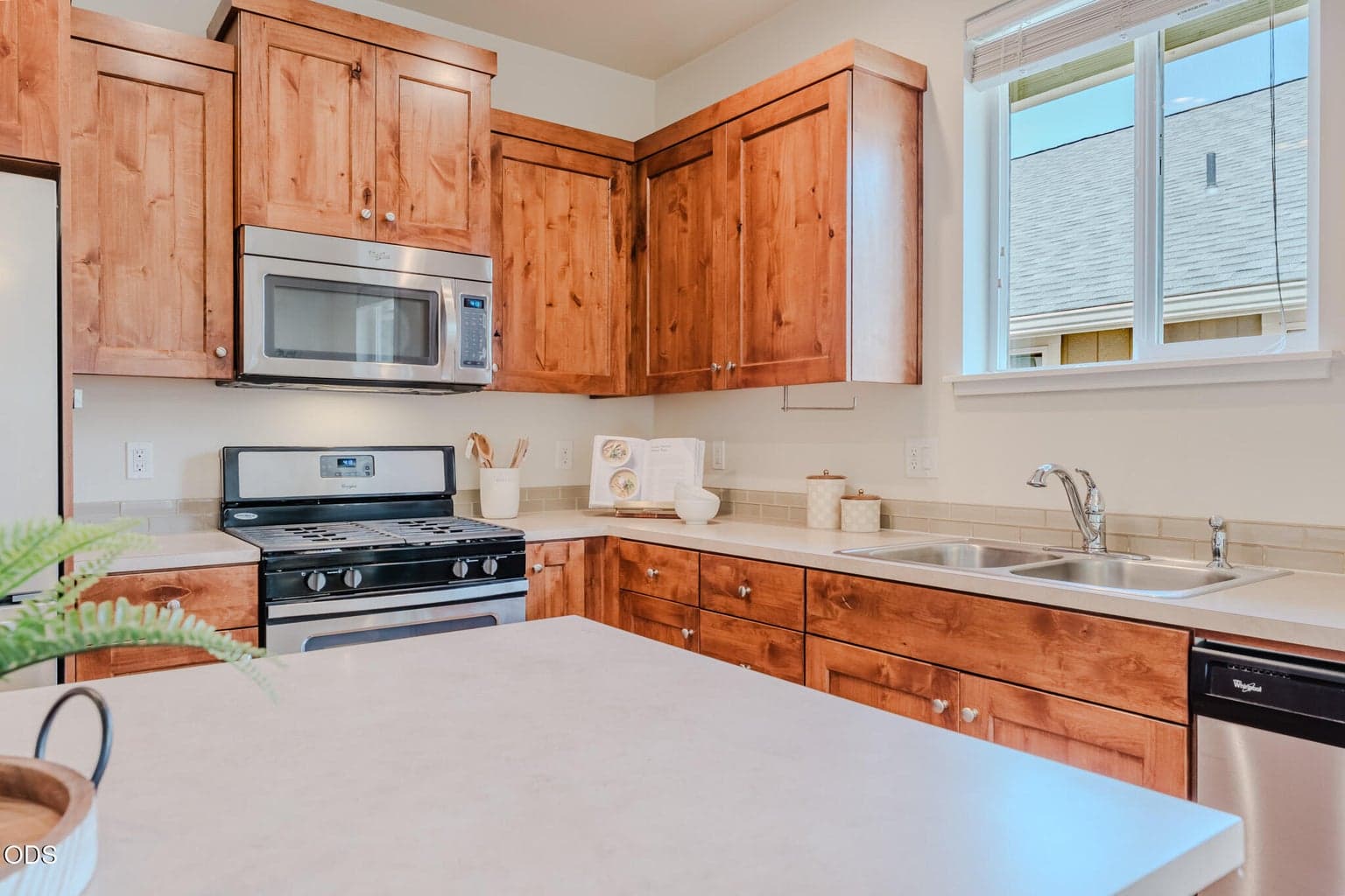 Photo of 640 SE Reed Market Road 15 of 46
