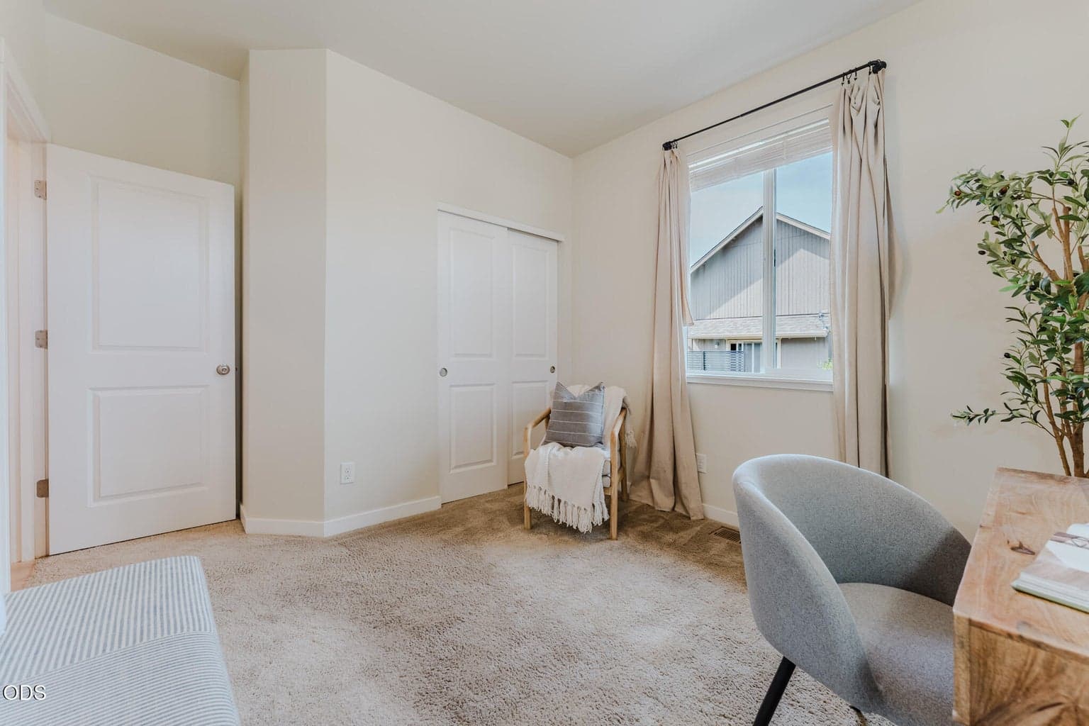 Photo of 640 SE Reed Market Road 34 of 46