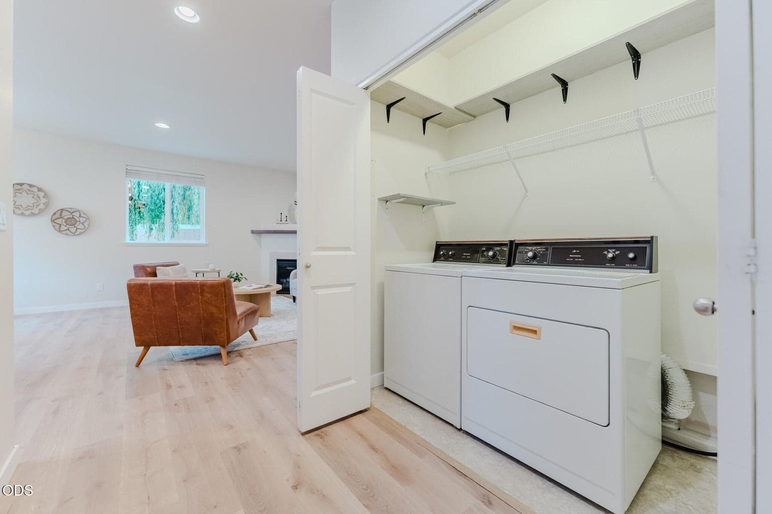 Photo of 640 SE Reed Market Road 8 of 46