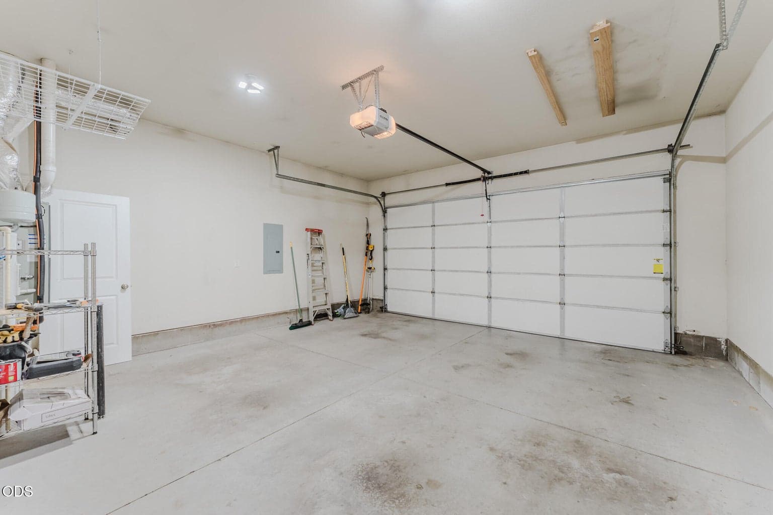 Photo of 640 SE Reed Market Road 37 of 46