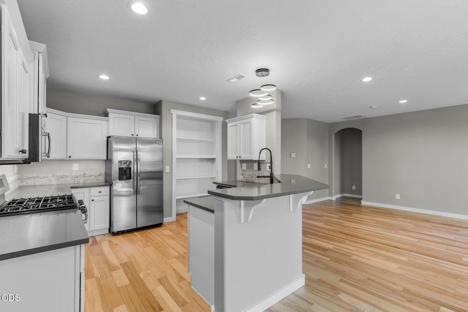 Photo of 2511 NW Hemlock Way 9 of 31