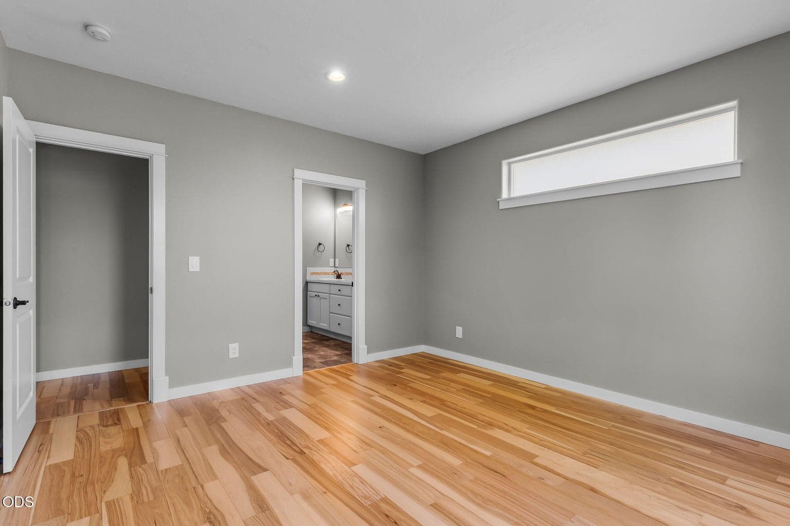 Photo of 2511 NW Hemlock Way 12 of 31