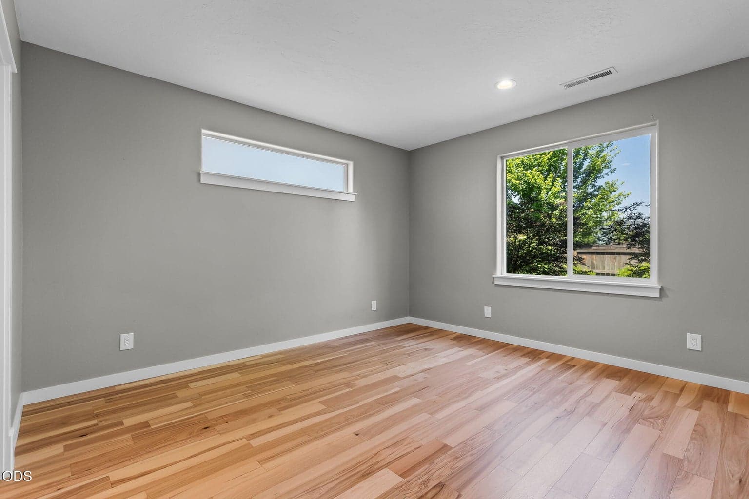 Photo of 2511 NW Hemlock Way 13 of 31