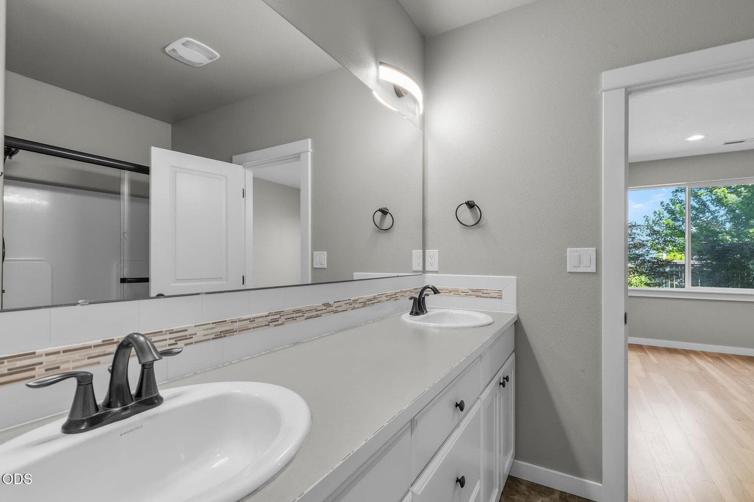 Photo of 2511 NW Hemlock Way 16 of 31