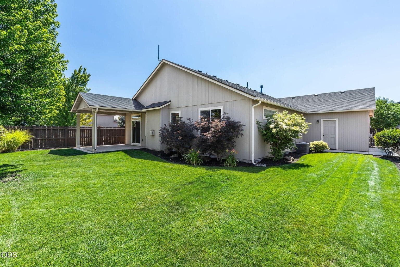Photo of 2511 NW Hemlock Way 26 of 31