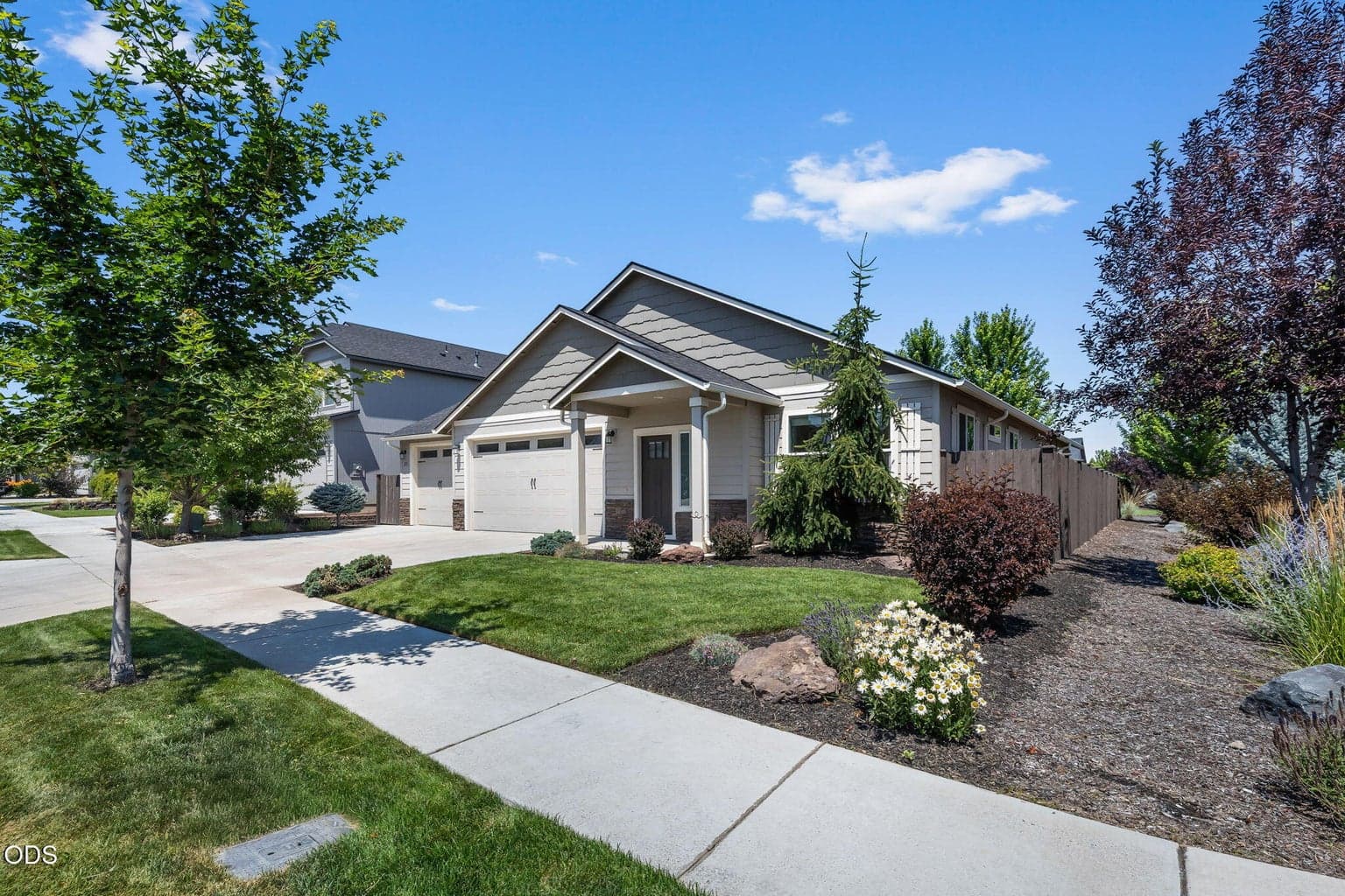 Photo of 2511 NW Hemlock Way 31 of 31