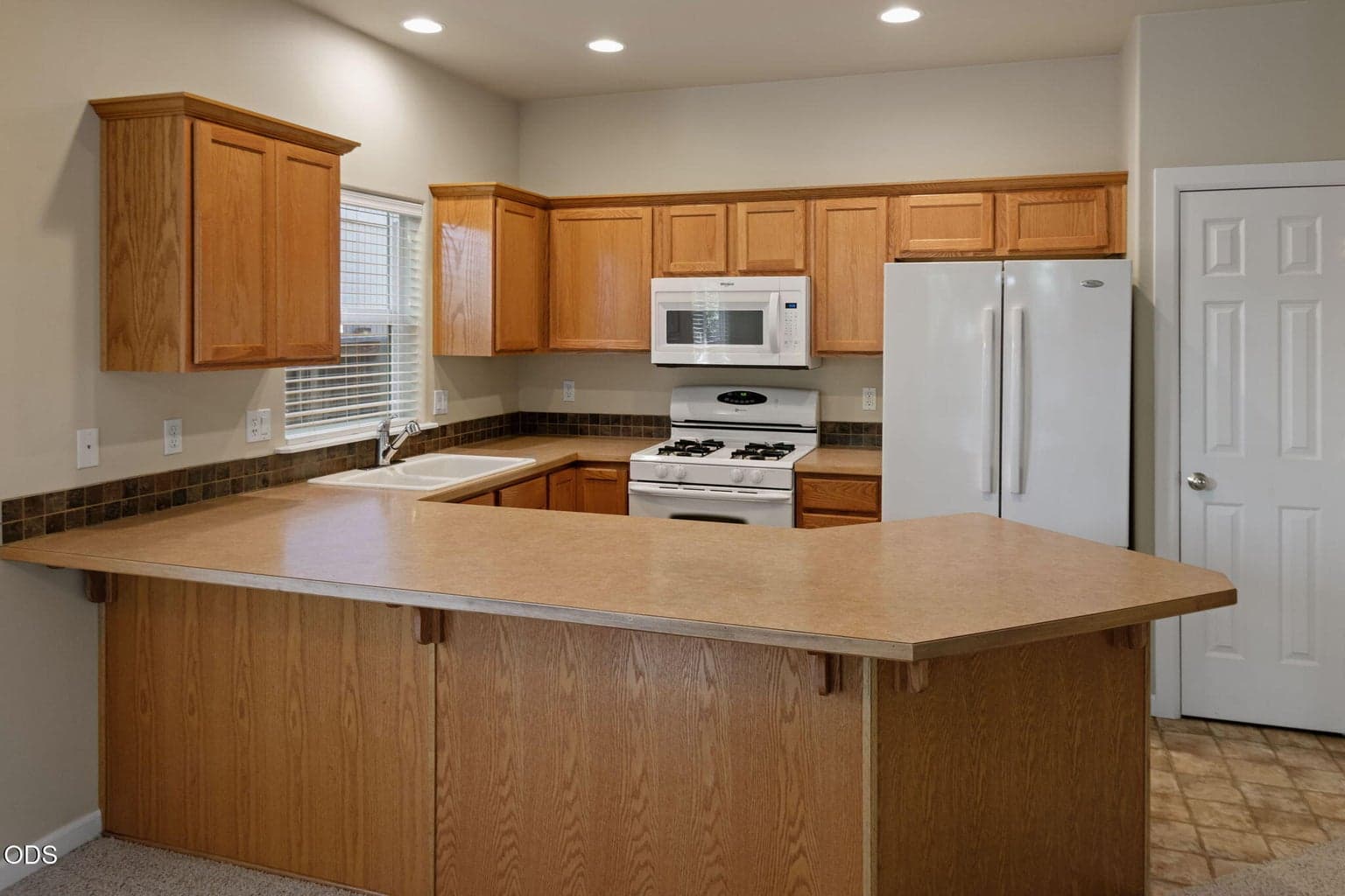 Photo of 21164 Copperfield Avenue 4 of 21