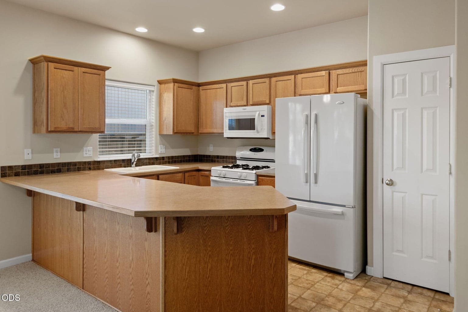 Photo of 21164 Copperfield Avenue 5 of 21