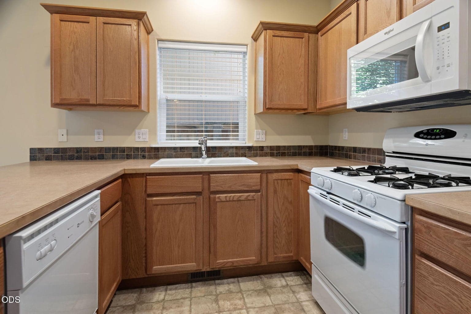 Photo of 21164 Copperfield Avenue 6 of 21