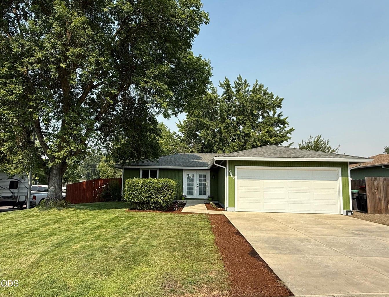 Photo of 2607 Castle Circle 1 of 42