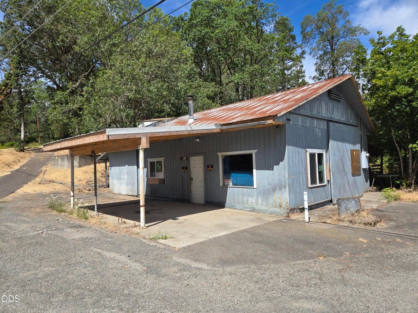 Photo of 4618 Redwood Avenue 2 of 22