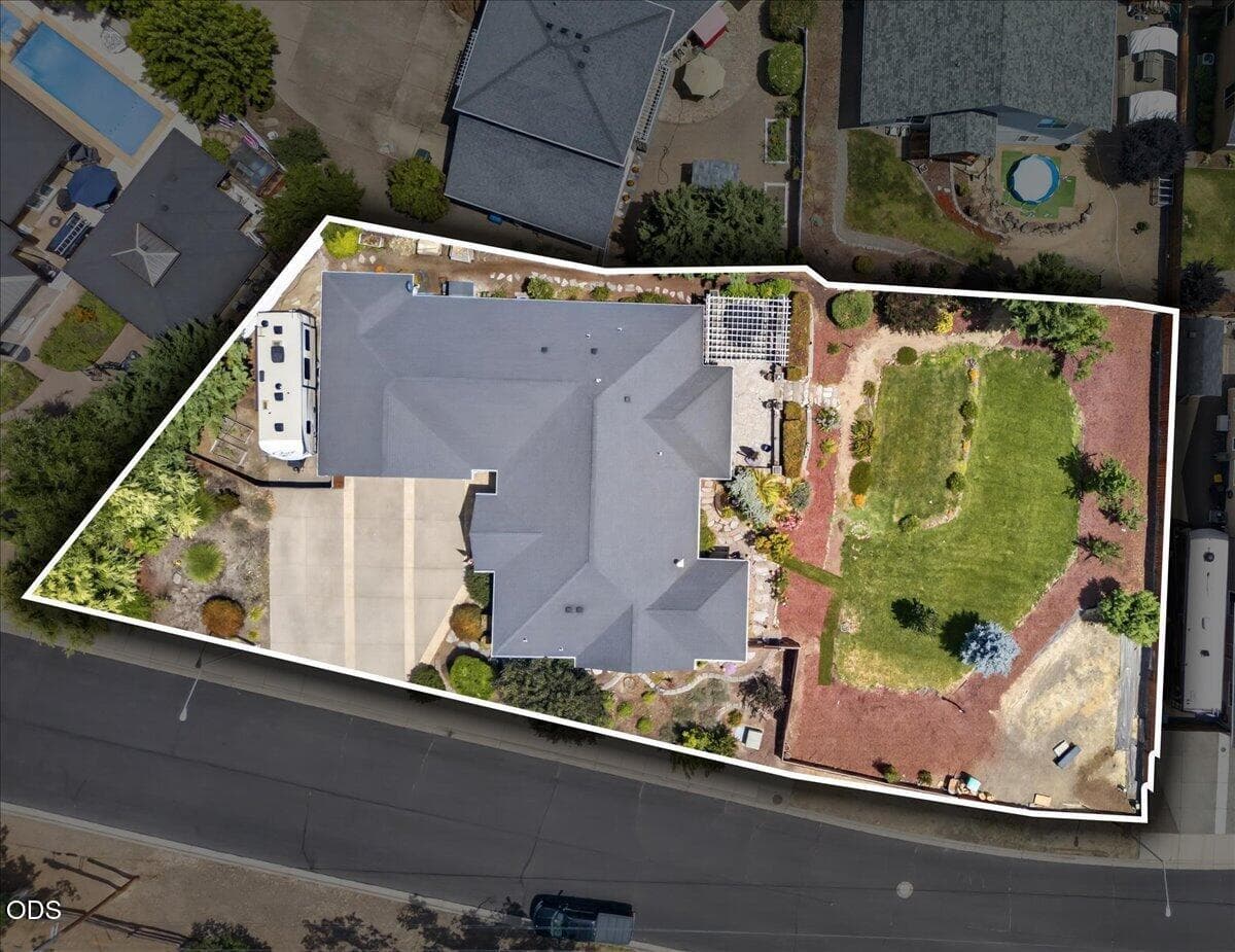 Photo of 83 Hidden Valley Drive 2 of 44