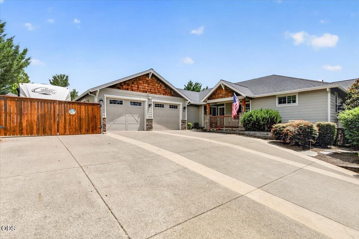 Photo of 83 Hidden Valley Drive 3 of 44