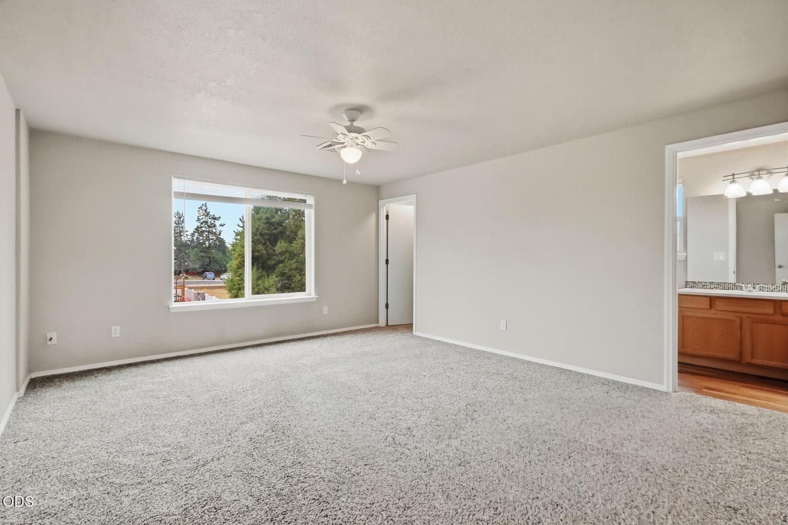 Photo of 2213 SW 22nd Street 4 of 41