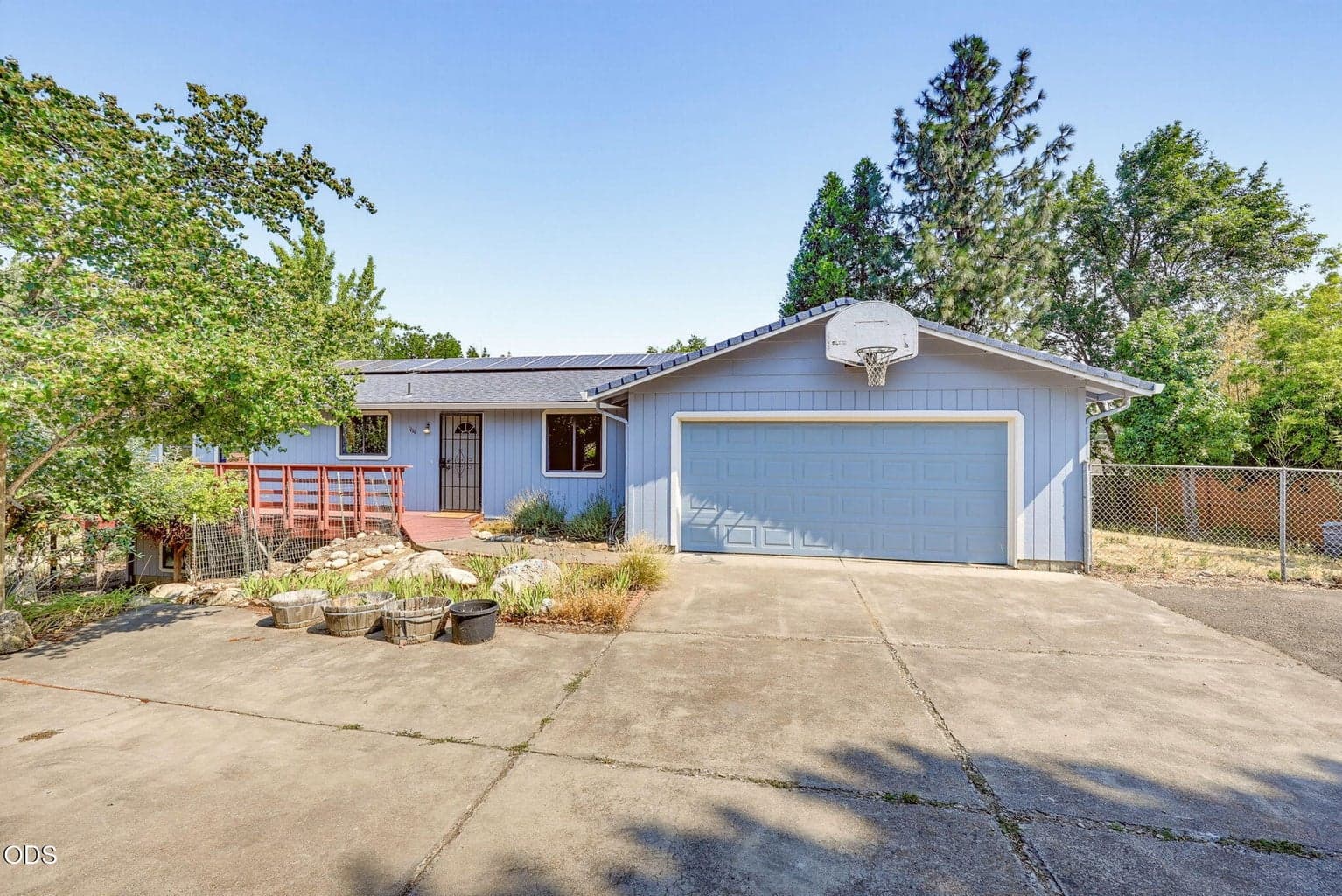 Photo of 1111 Oak Street 1 of 44