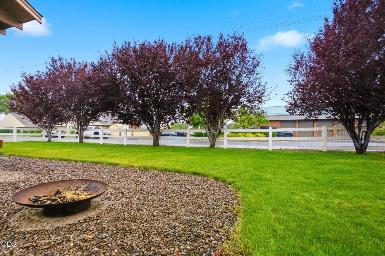 Photo of 327 Elm Avenue 3 of 36