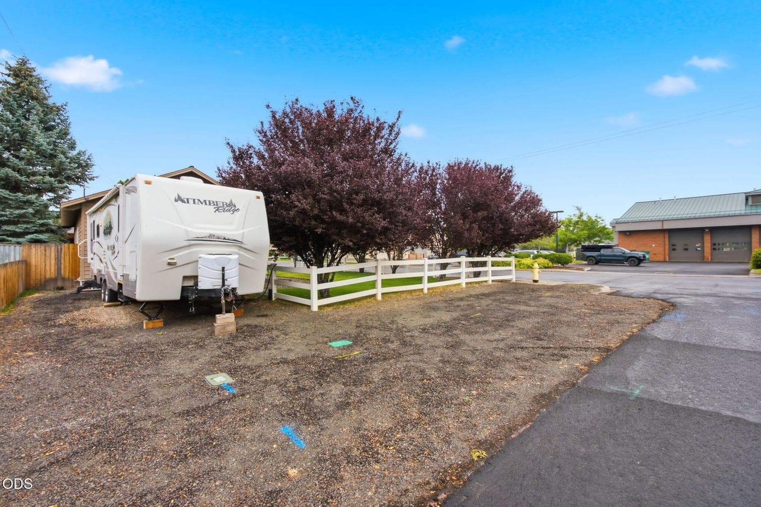 Photo of 327 Elm Avenue 4 of 36