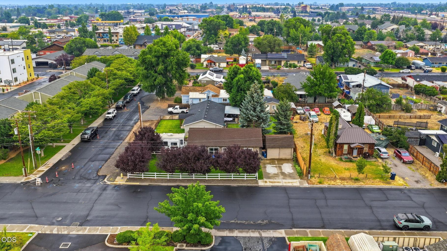 Photo of 327 NW Elm Avenue 7 of 36