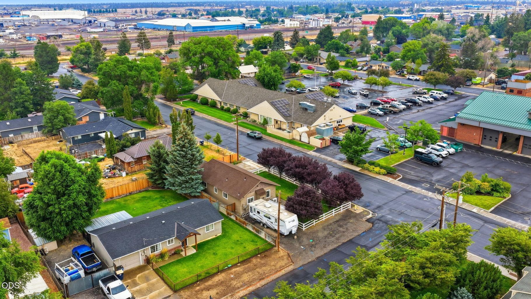 Photo of 327 NW Elm Avenue 10 of 36