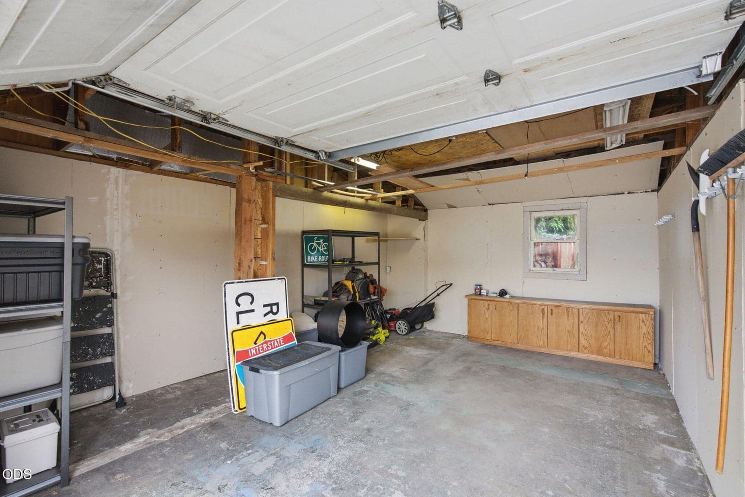 Photo of 327 NW Elm Avenue 16 of 36