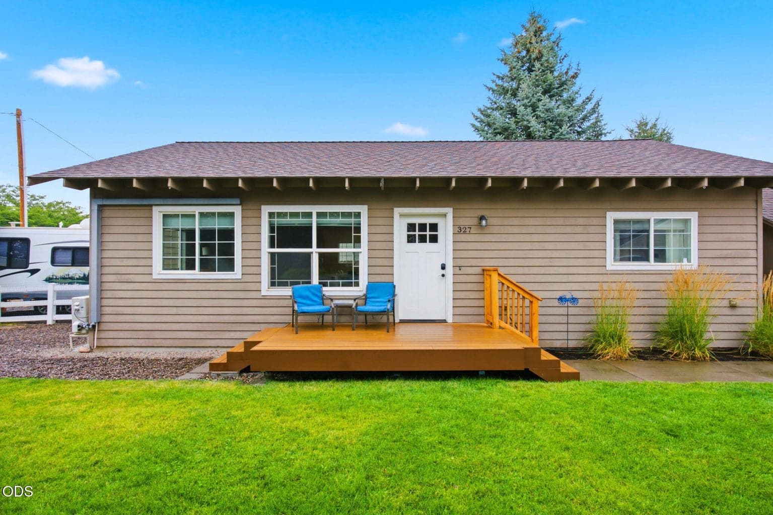 Photo of 327 Elm Avenue 1 of 36
