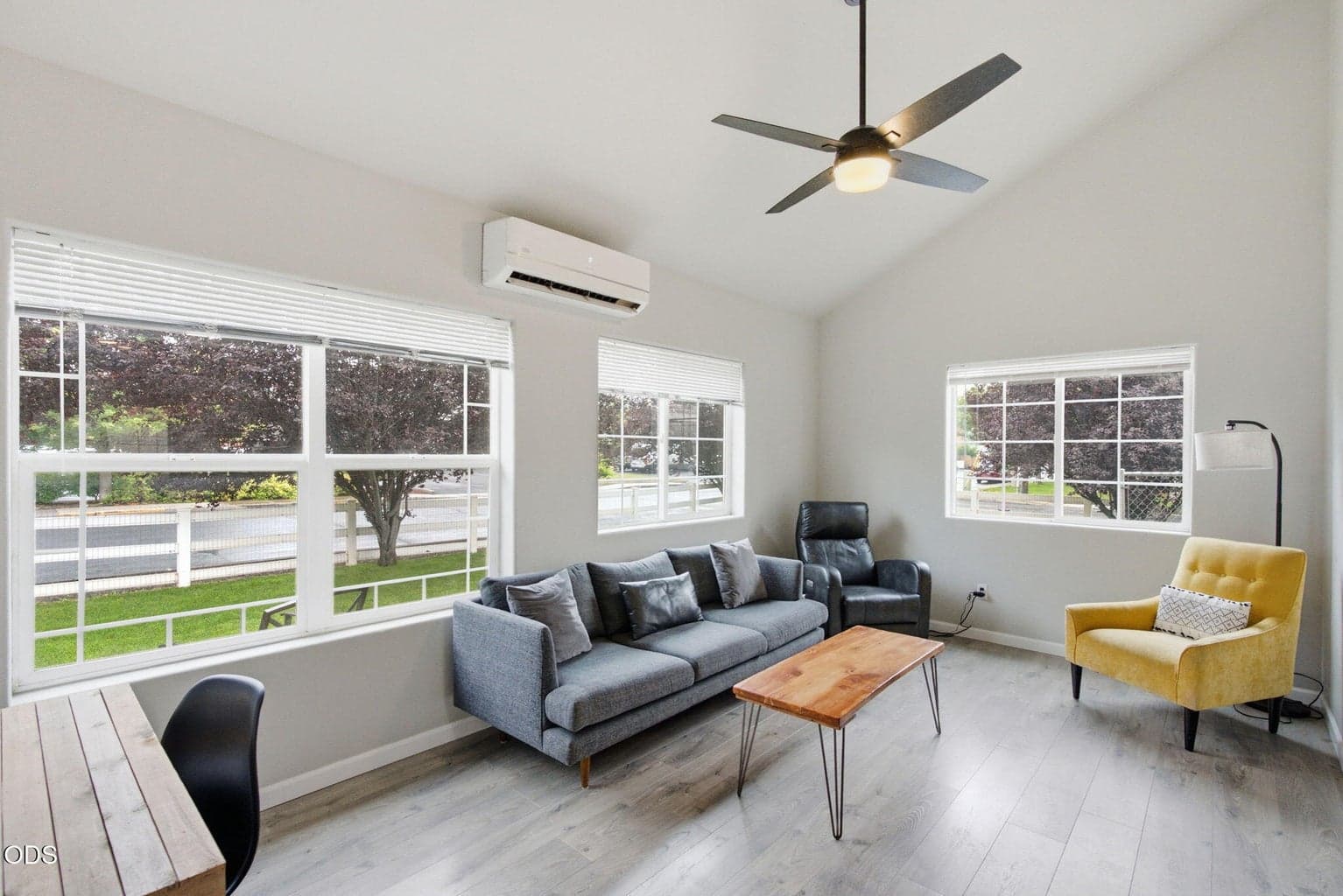 Photo of 327 NW Elm Avenue 19 of 36