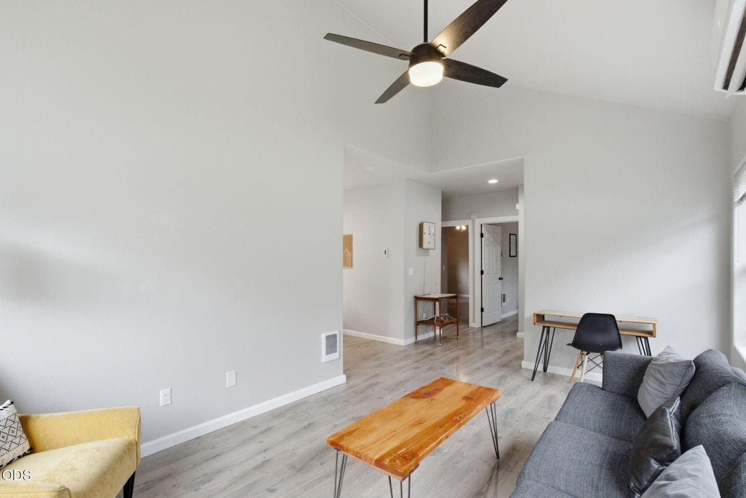 Photo of 327 NW Elm Avenue 21 of 36