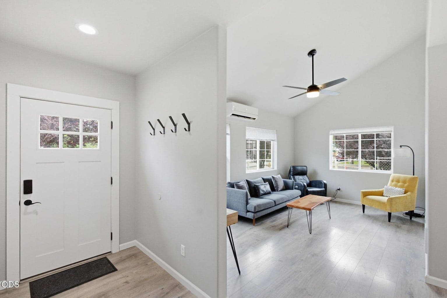 Photo of 327 NW Elm Avenue 28 of 36