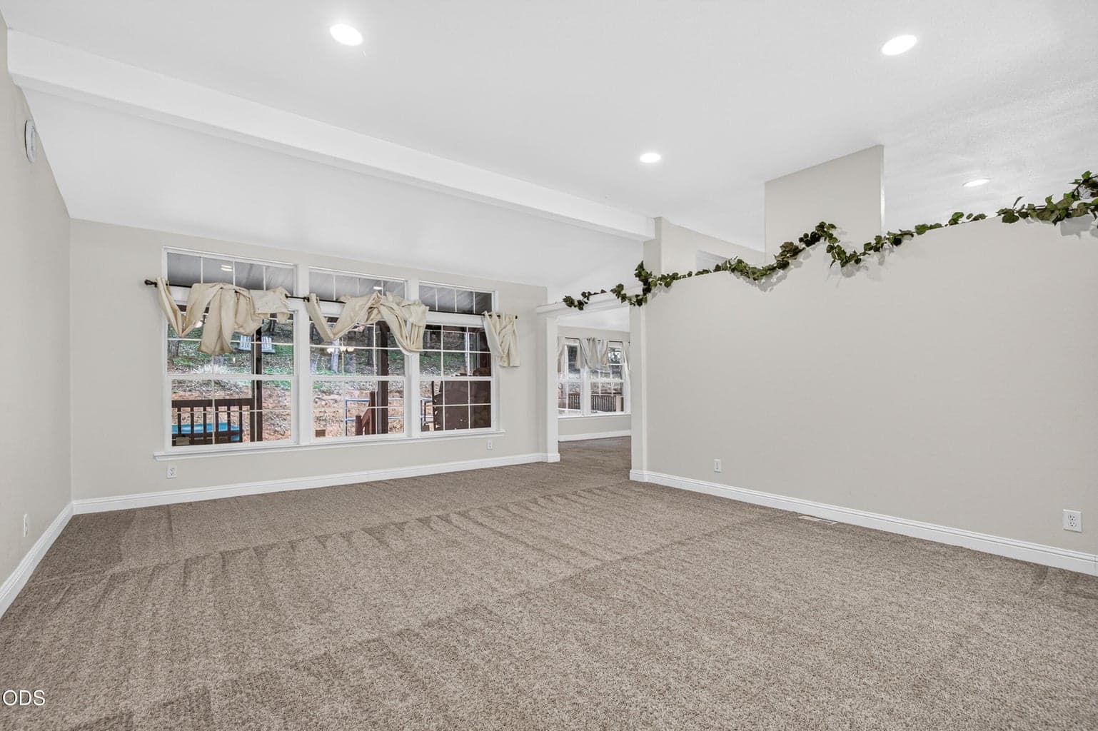 Photo of 530 Ingalls Lane 5 of 46