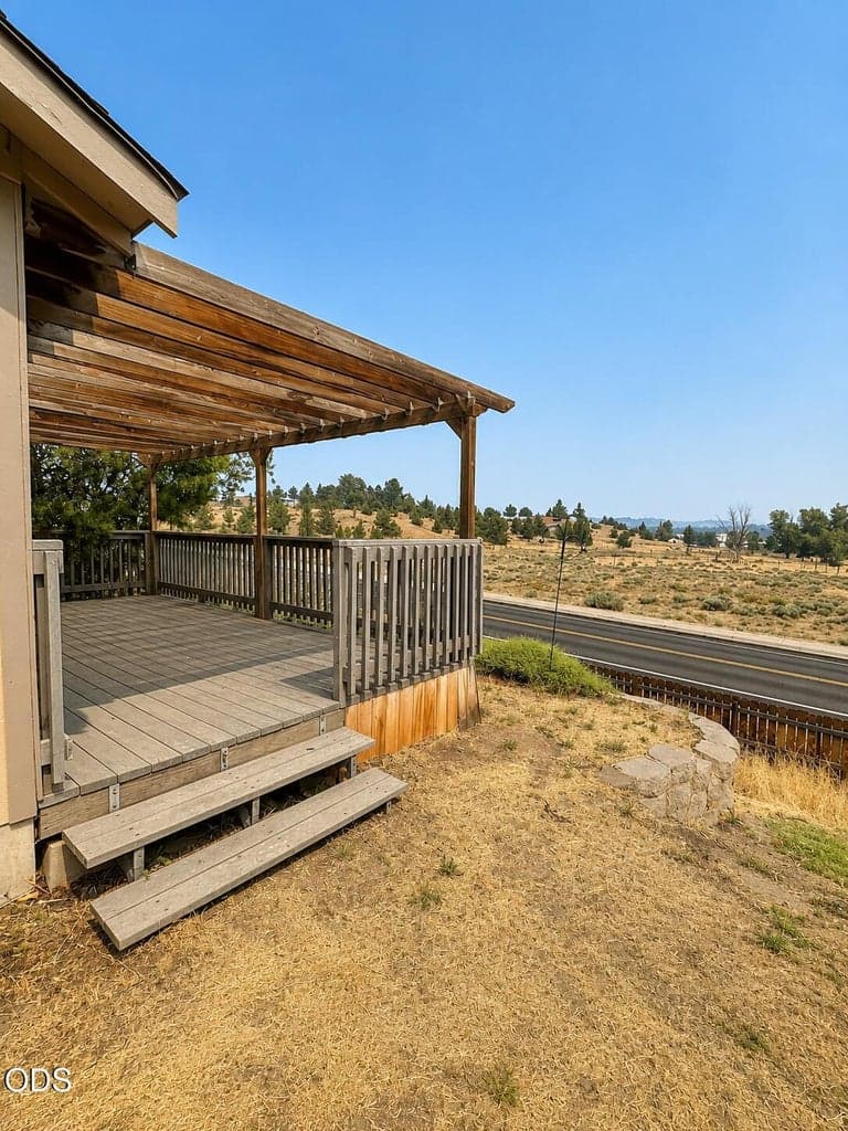 Photo of 402 SE Carmen Way 15 of 16