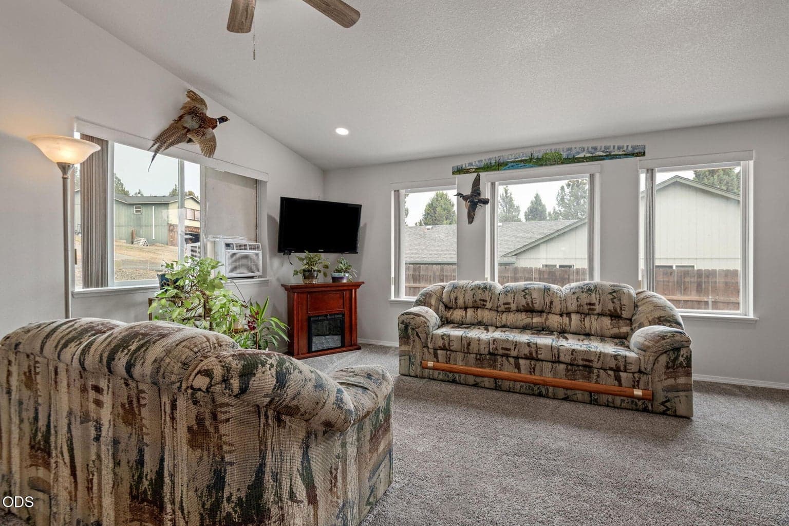 Photo of 11431 Morrow Avenue 4 of 32